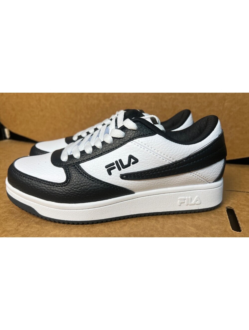 FILA Women’s A-Low Sneakers White/Black/White - 1CM00551-120, sz 7